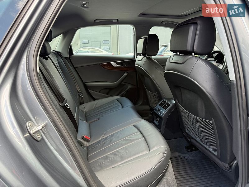 Седан Audi A4 2019 в Львові