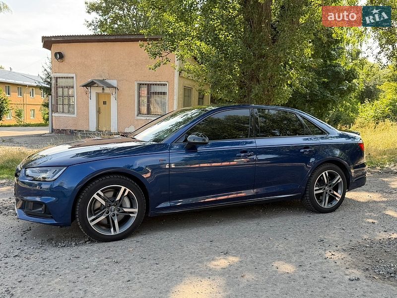 Седан Audi A4 2017 в Хмельницком