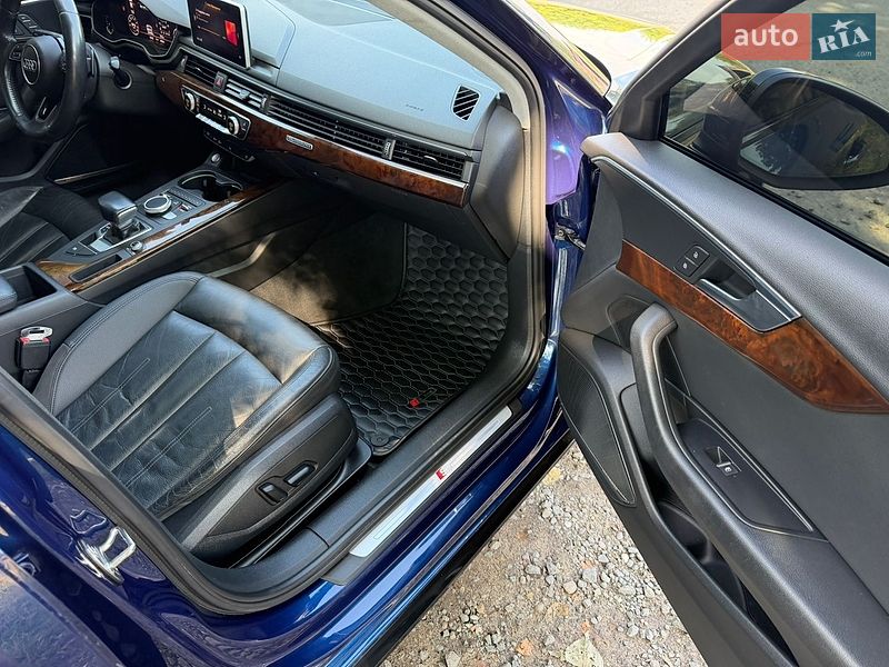 Седан Audi A4 2017 в Хмельницком