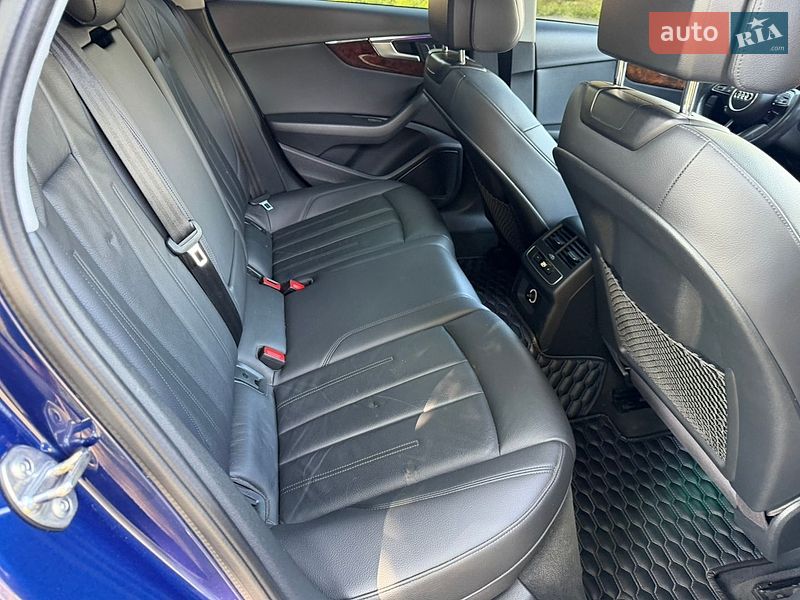 Седан Audi A4 2017 в Хмельницком