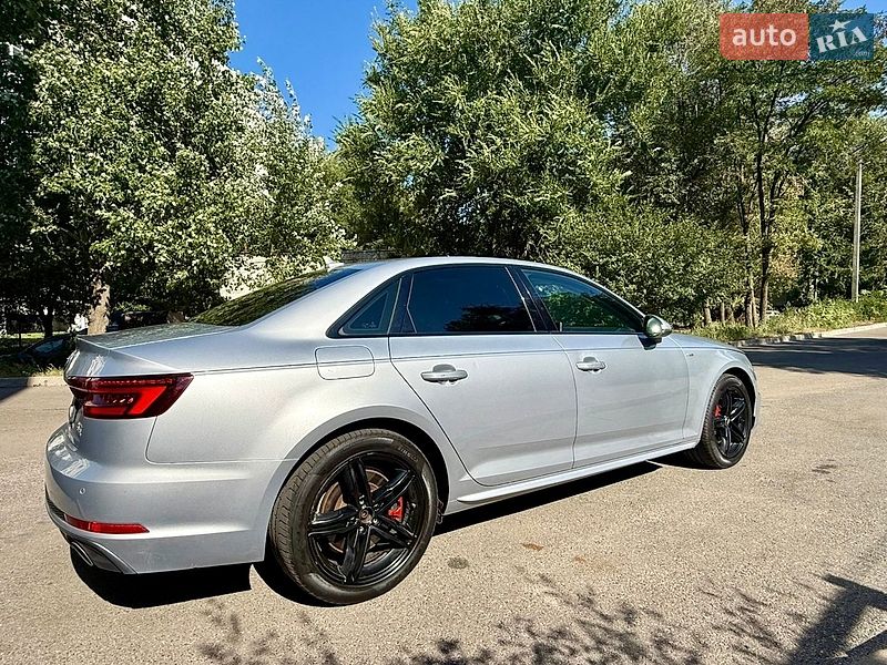 Седан Audi A4 2017 в Харькове