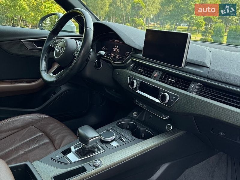 Седан Audi A4 2018 в Хмельницком
