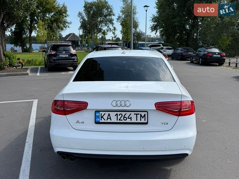 Седан Audi A4 2014 в Києві