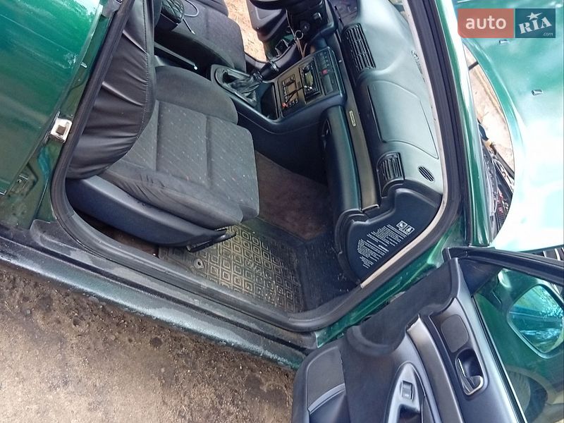 Седан Audi A4 1997 в Захарьевке