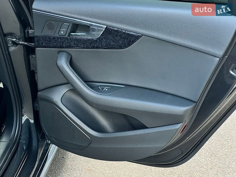 Седан Audi A4 2019 в Киеве