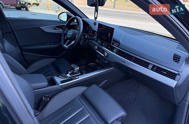 Седан Audi A4 2023 в Дніпрі