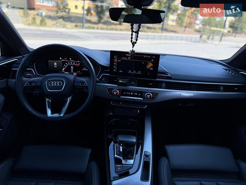 Седан Audi A4 2023 в Дніпрі