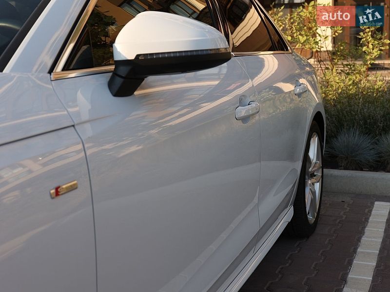 Седан Audi A4 2022 в Києві