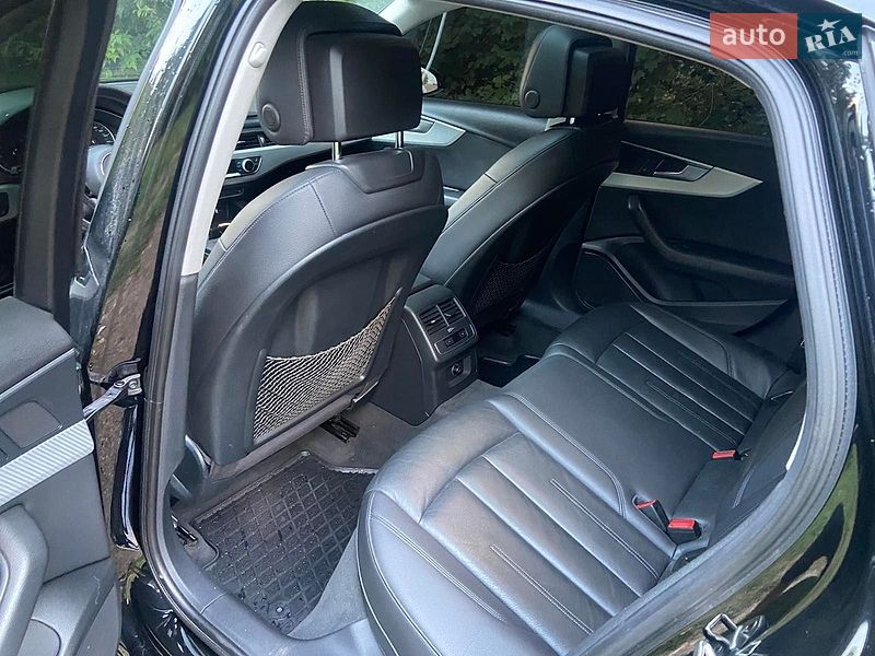 Седан Audi A4 2016 в Хмельницком