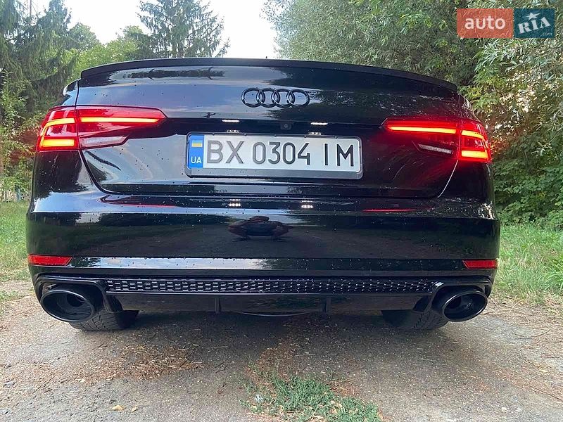 Седан Audi A4 2016 в Хмельницком