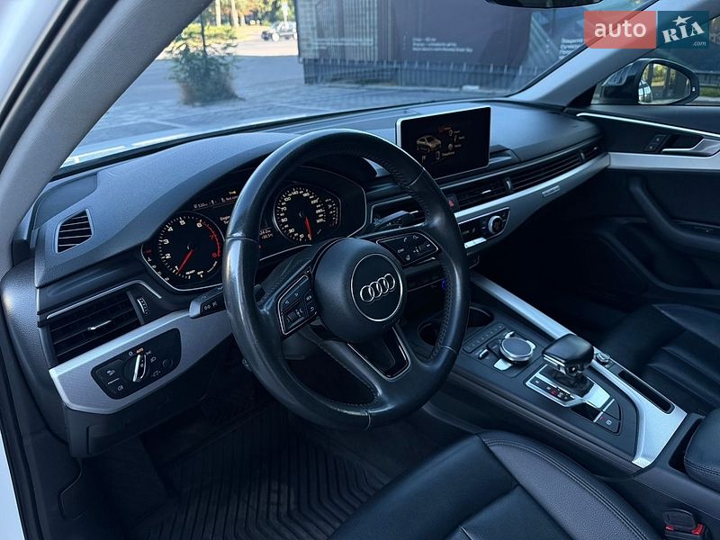 Седан Audi A4 2015 в Полтаве