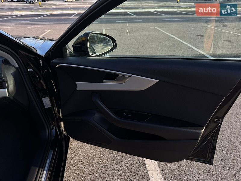Универсал Audi A4 2019 в Киеве