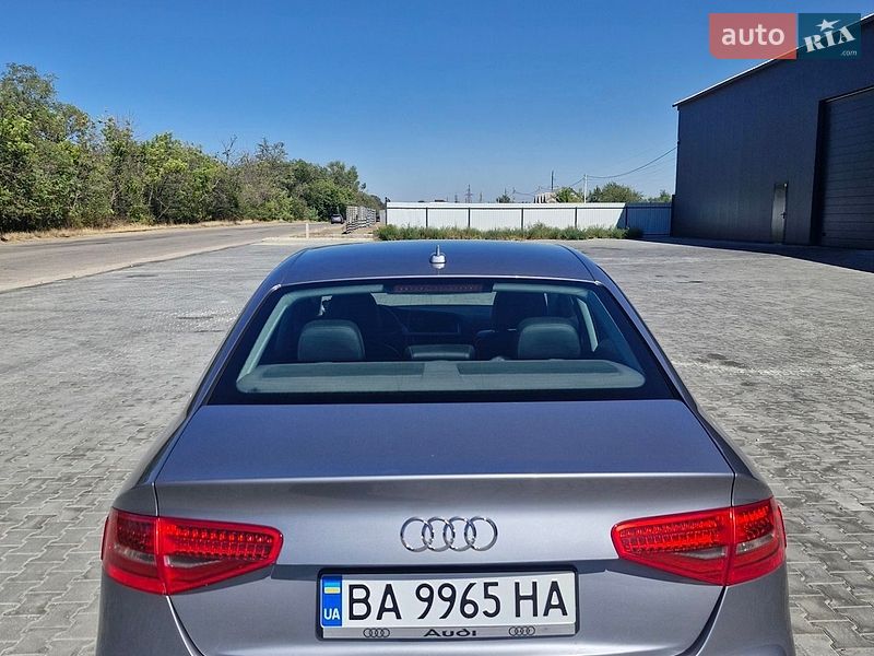 Седан Audi A4 2014 в Кропивницькому