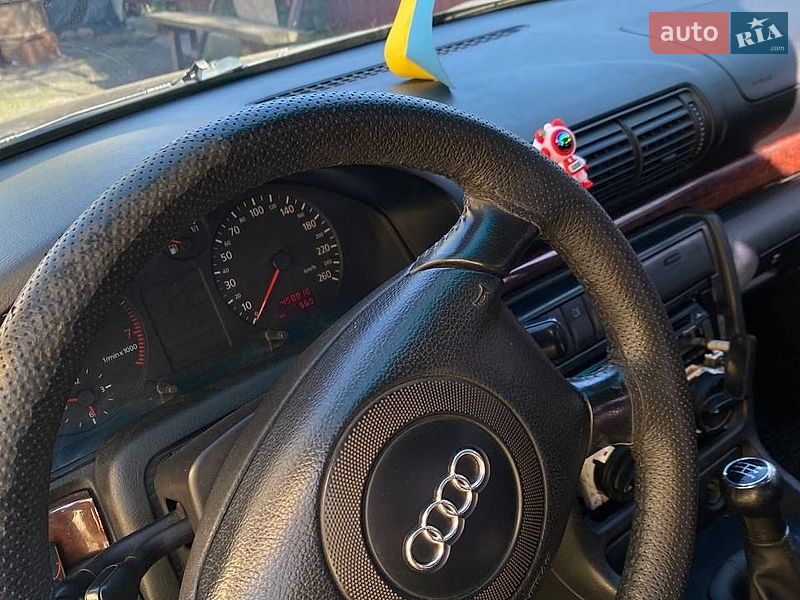 Седан Audi A4 1998 в Борисполе