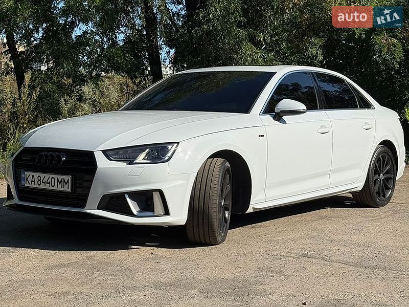 Седан Audi A4 2018 в Киеве