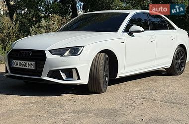Седан Audi A4 2018 в Киеве