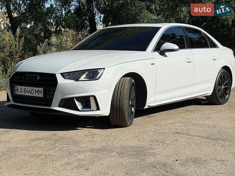 Седан Audi A4 2018 в Киеве