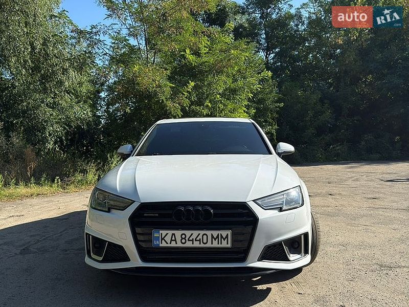 Седан Audi A4 2018 в Киеве