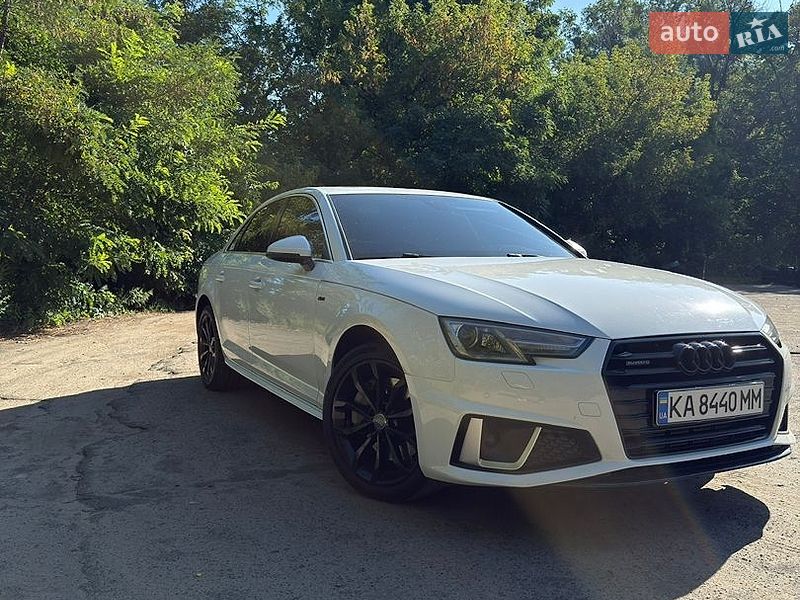 Седан Audi A4 2018 в Киеве