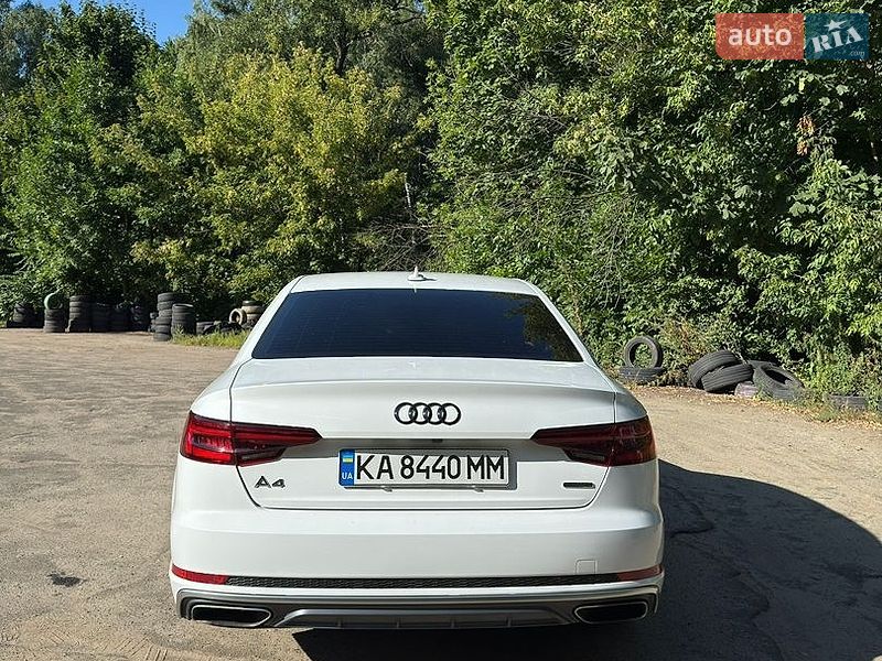 Седан Audi A4 2018 в Киеве