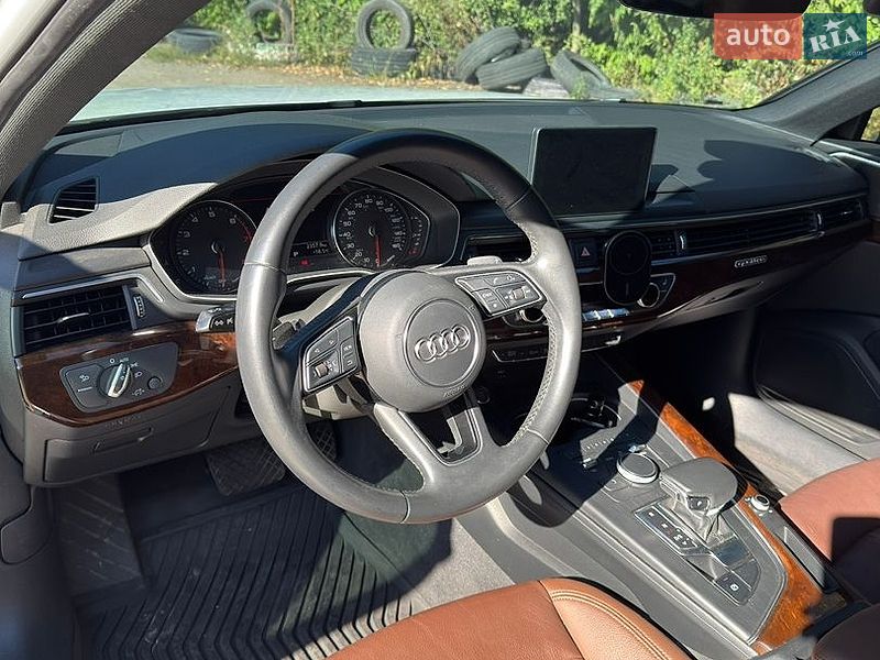 Седан Audi A4 2018 в Киеве