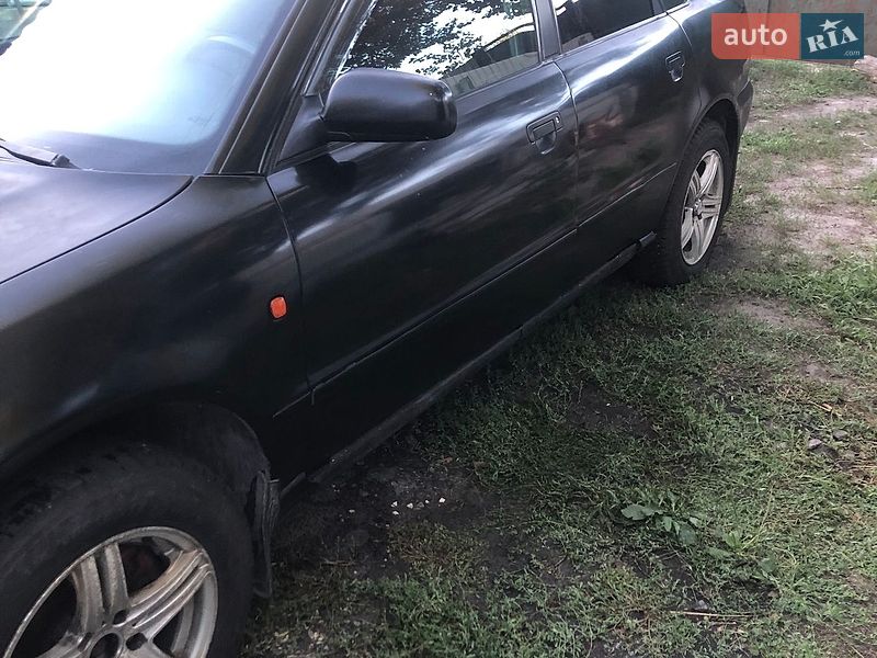 Седан Audi A4 1994 в Богданівці