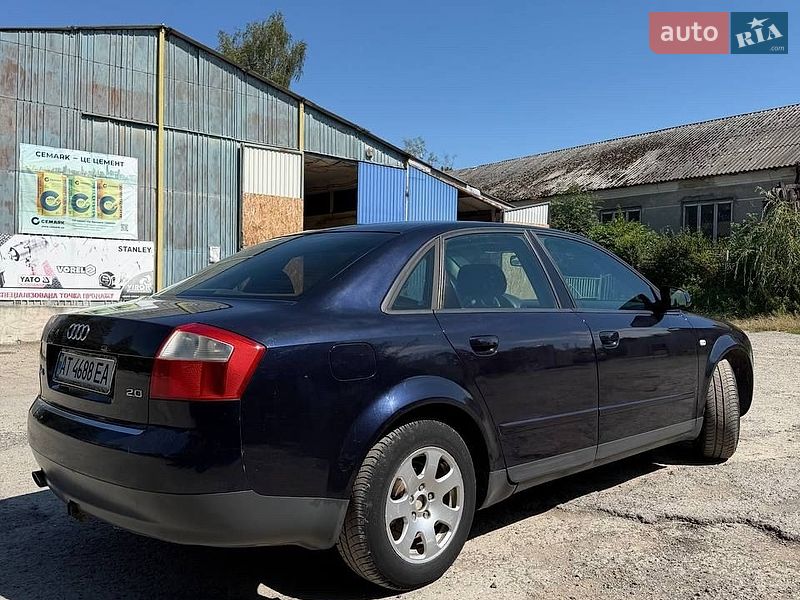 Седан Audi A4 2001 в Монастириській