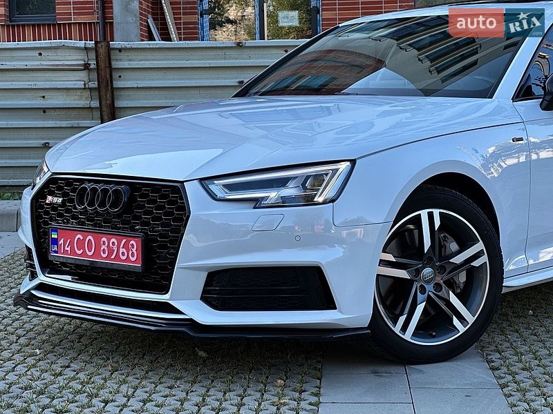Седан Audi A4 2016 в Самборі