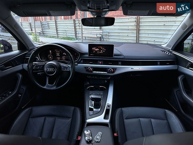 Седан Audi A4 2016 в Самборі