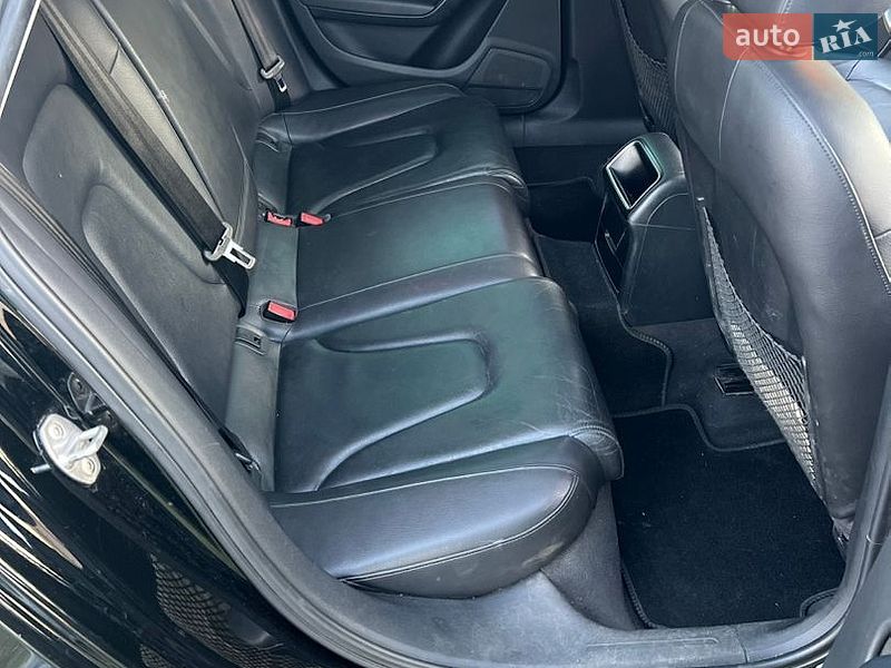 Седан Audi A4 2011 в Нововолынске