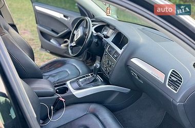 Седан Audi A4 2011 в Нововолынске