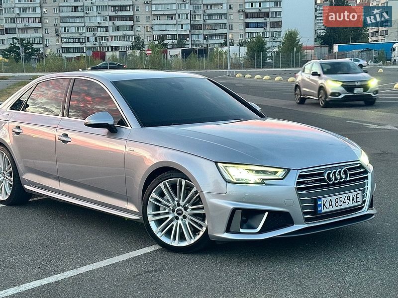Седан Audi A4 2018 в Киеве