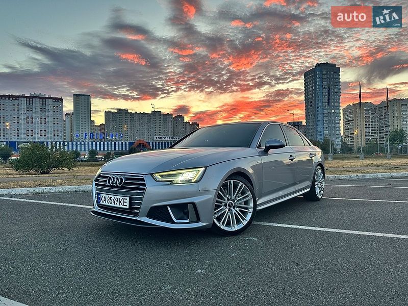 Седан Audi A4 2018 в Киеве