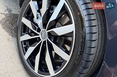Седан Audi A4 2017 в Умані