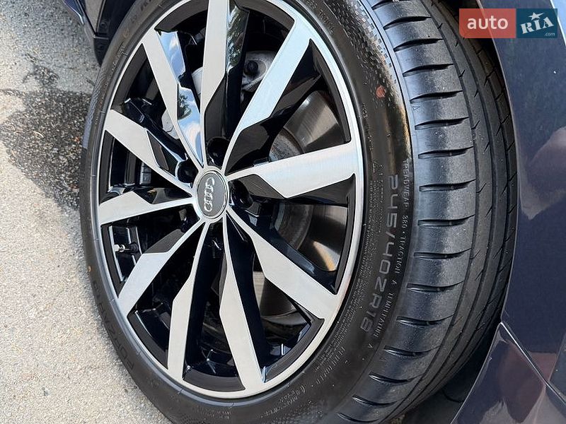Седан Audi A4 2017 в Умані