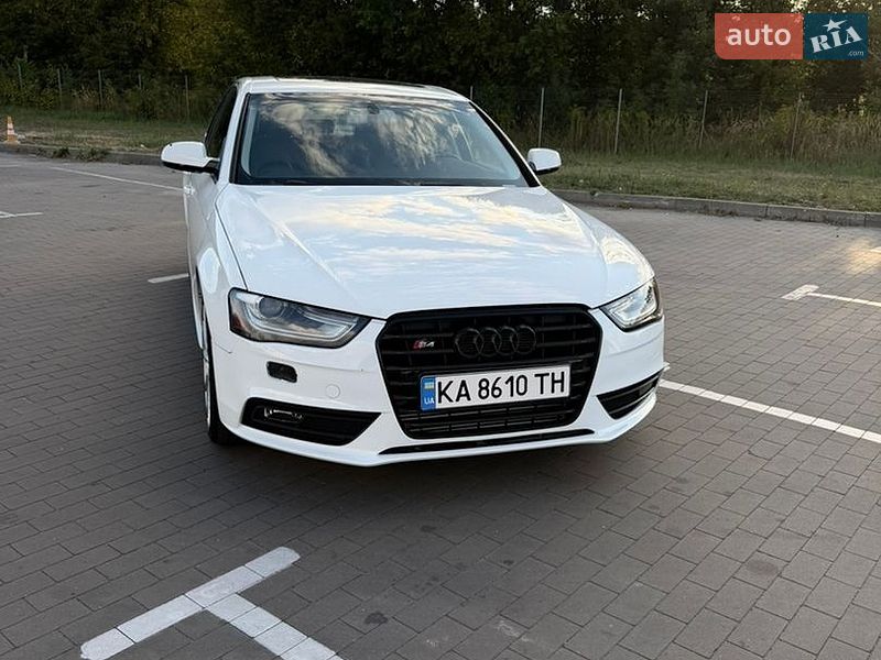 Седан Audi A4 2015 в Борисполі