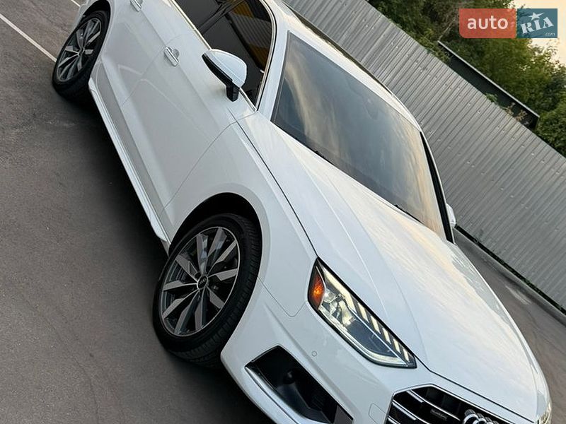 Седан Audi A4 2022 в Києві