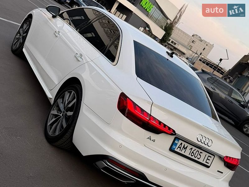 Седан Audi A4 2022 в Києві