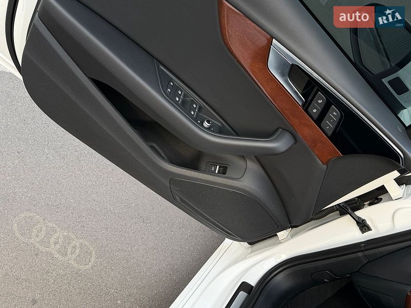 Седан Audi A4 2022 в Києві