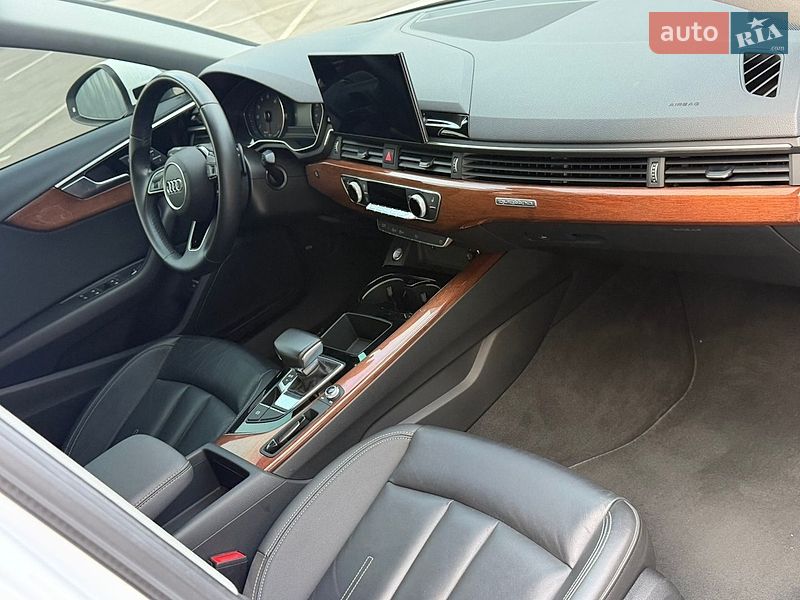 Седан Audi A4 2022 в Києві