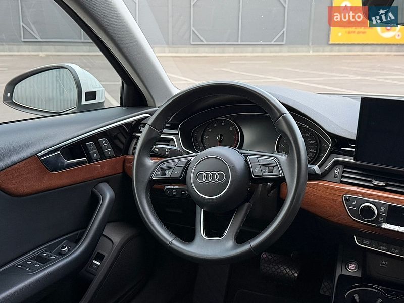 Седан Audi A4 2022 в Києві