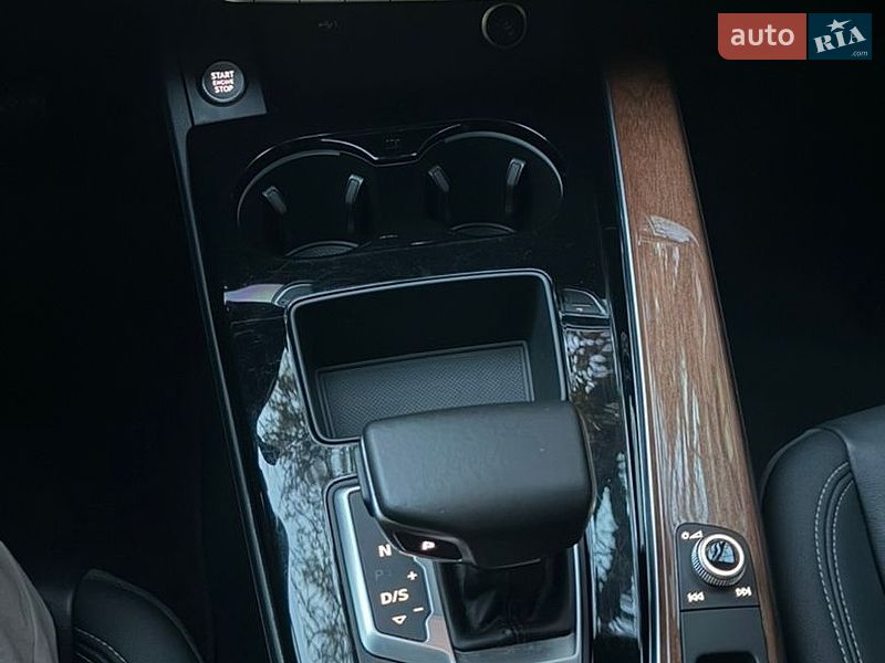 Седан Audi A4 2022 в Києві
