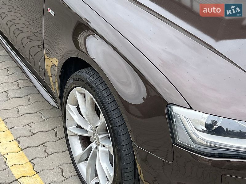 Седан Audi A4 2013 в Львові