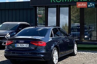 Седан Audi A4 2013 в Ровно