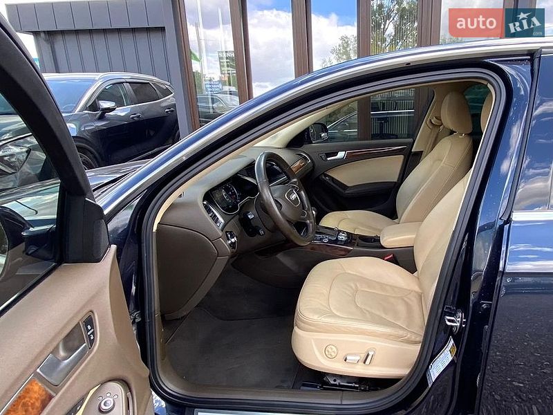 Седан Audi A4 2013 в Ровно
