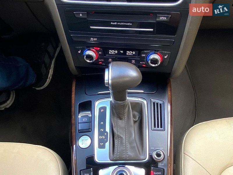 Седан Audi A4 2013 в Ровно