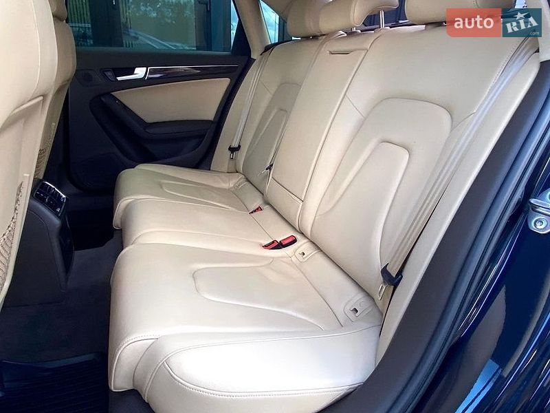Седан Audi A4 2013 в Ровно