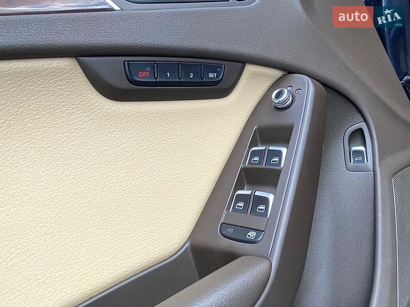 Седан Audi A4 2013 в Ровно