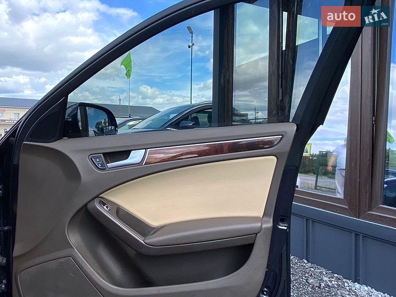 Седан Audi A4 2013 в Ровно