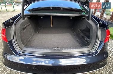 Седан Audi A4 2013 в Ровно